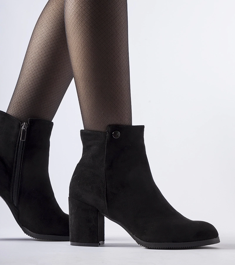 Fekete alacsony sarkú műbőr Risano csizma