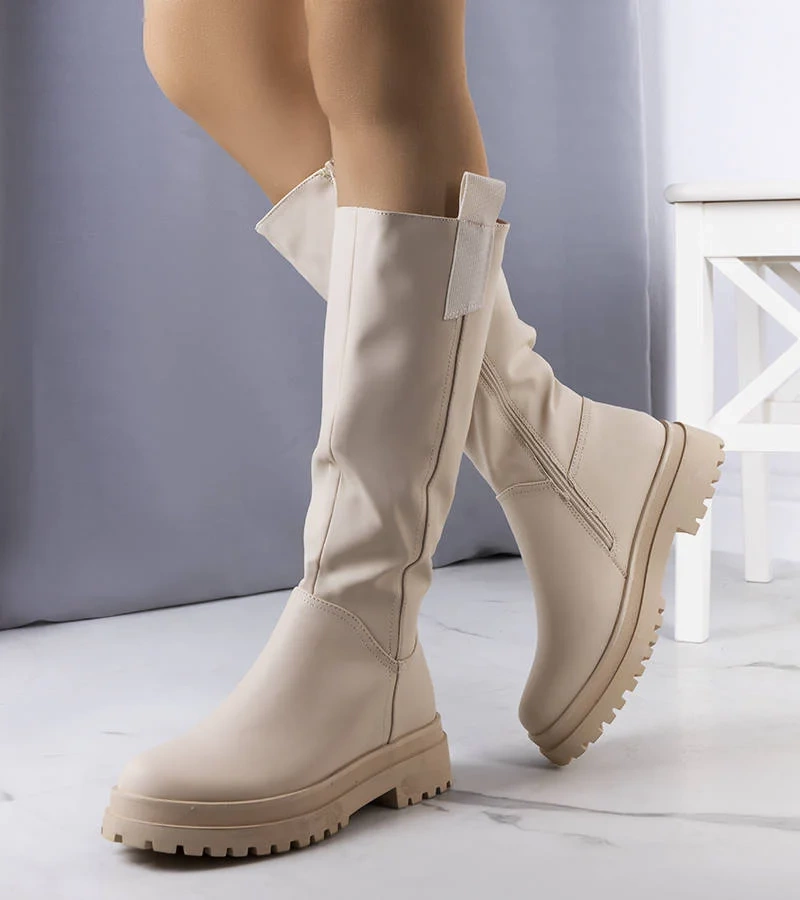 Meleg bézs csizma Campoli