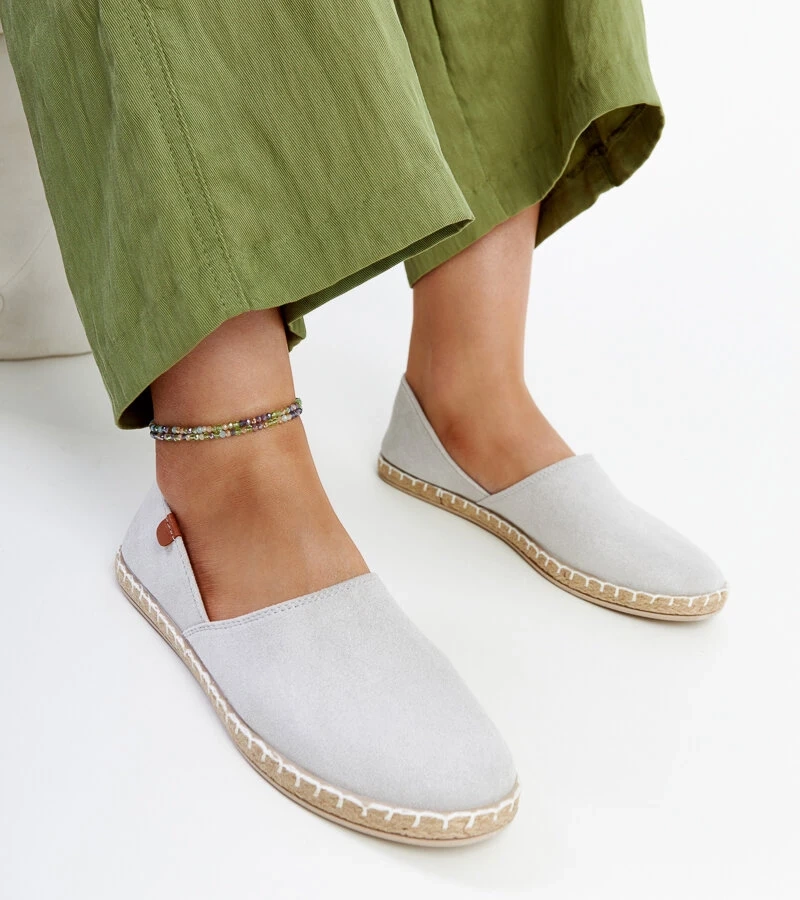 Gimja ezüst teniszcipői