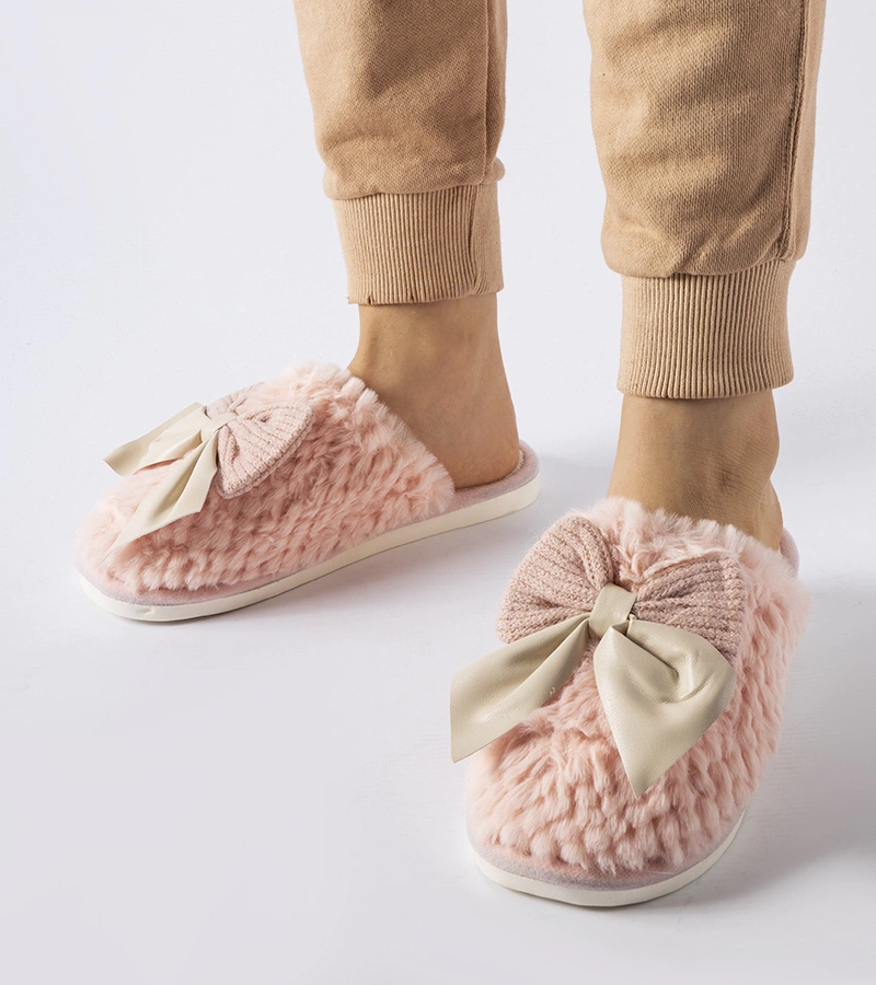 Rózsaszín papucsok elegáns masnikkal Macaria