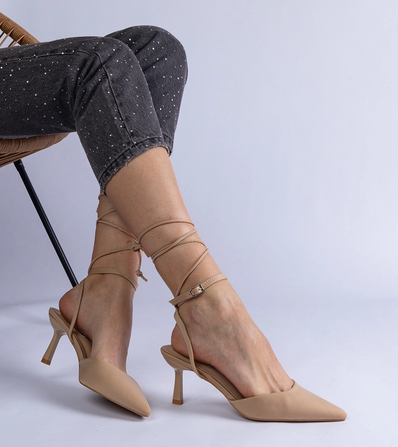 Viktoriada bokapántos bézs tűsarkú