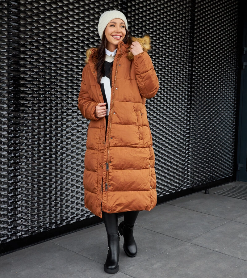 Sötétbarna hosszú kabát kapucnival Fela