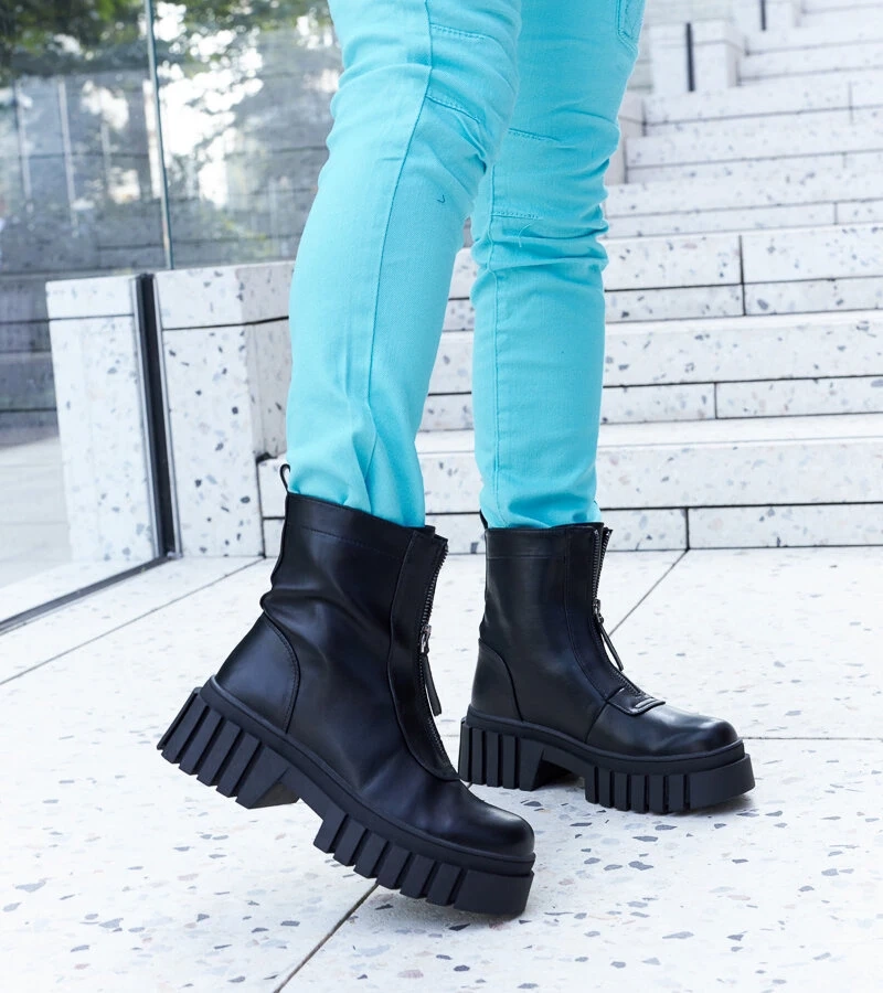 Fekete bélelt bokacsizma Francavilla cipzárral