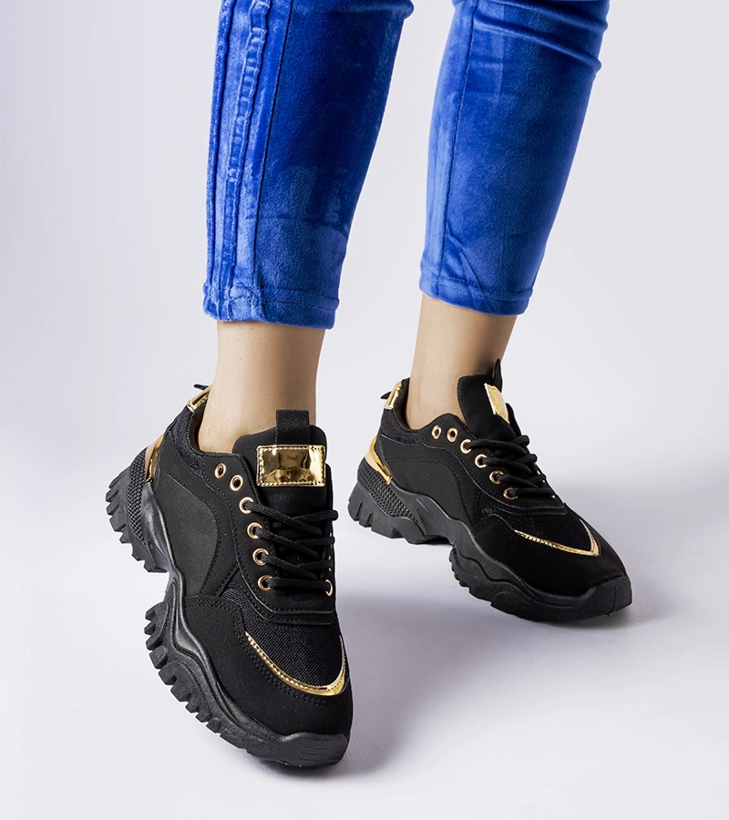 Fekete sneakerek arany díszítéssel Lodgeville