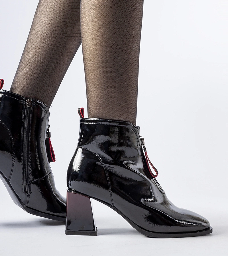 Fekete fényes bokacsizma Bibbiano talppal