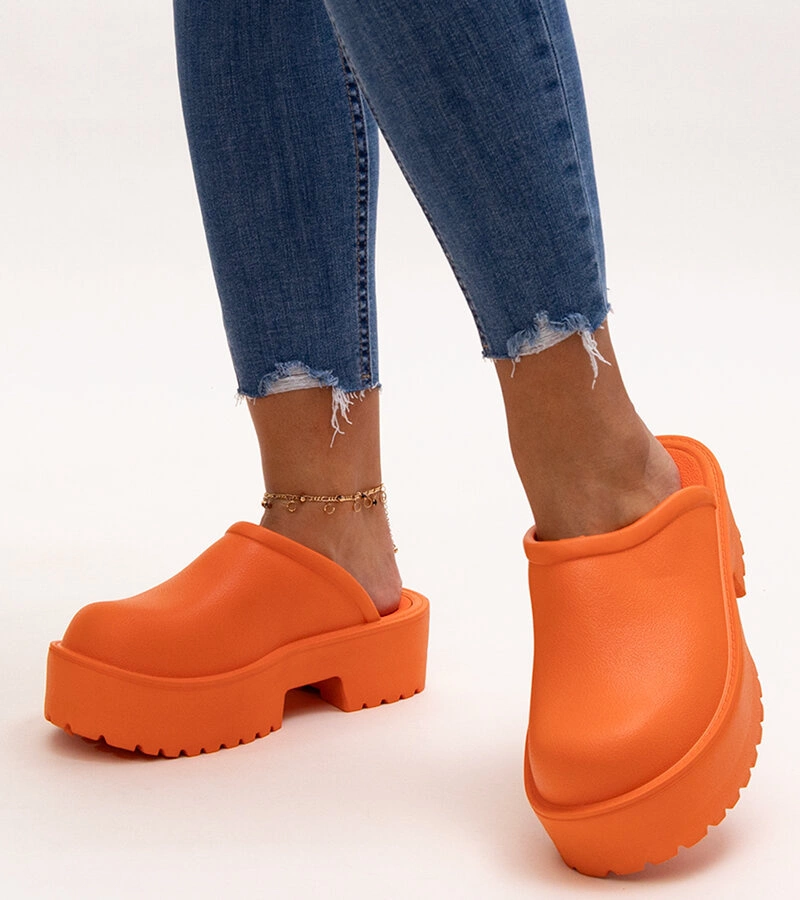 Narancssárga papucsok masszív Hussa talppal