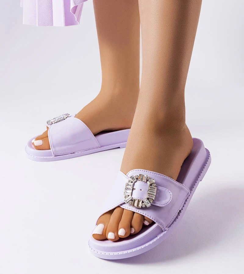 Lila cipők cirkóniákkal díszítve Griegsvei