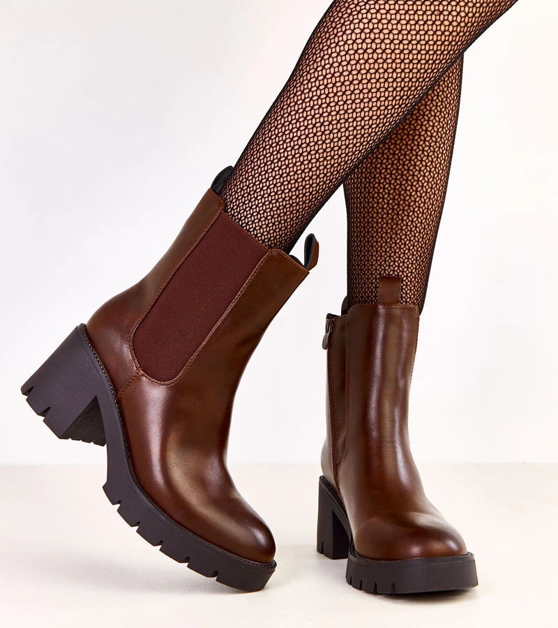 Barna bokacsizma rugalmas betéttel Meloris