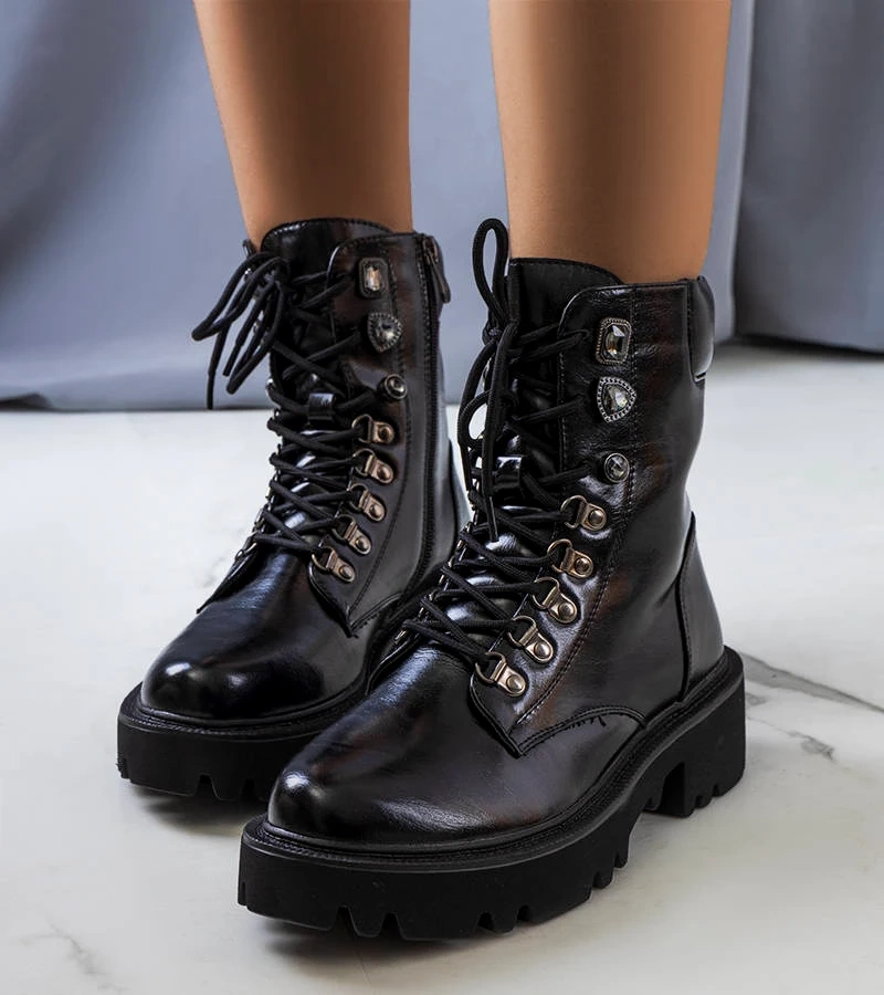 Fekete traktor talpú Delle bokacsizma