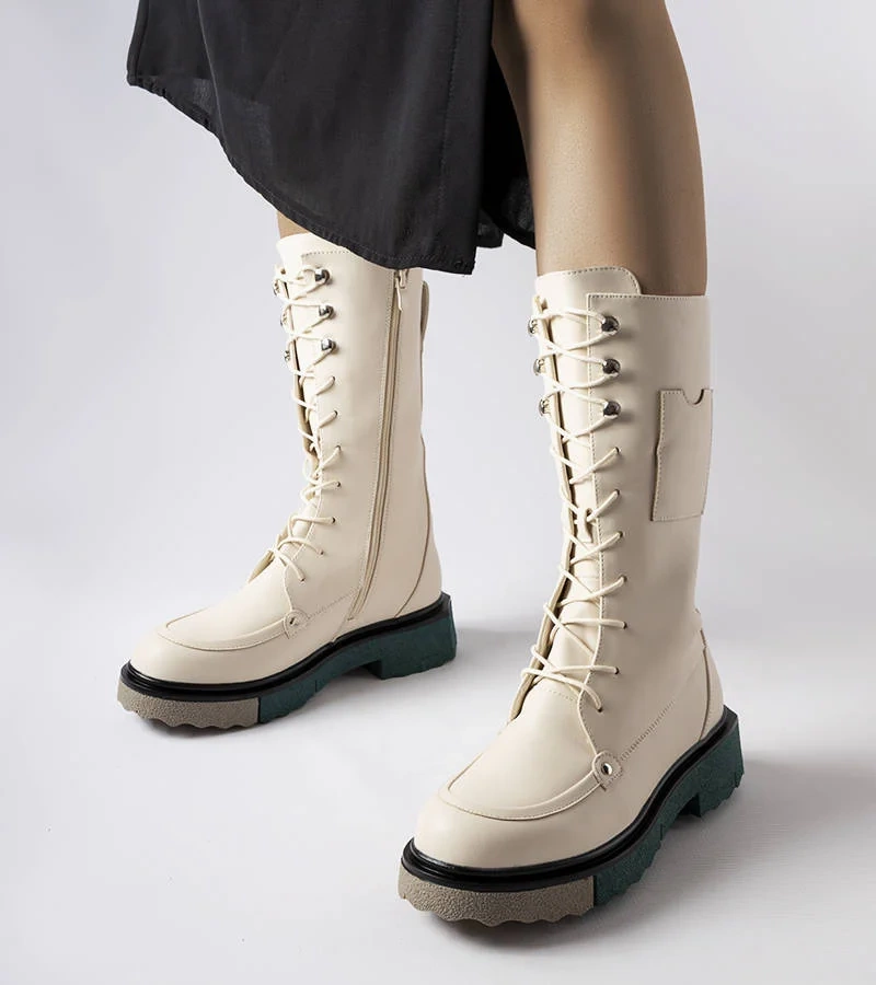 Nebida magas bézs szárú csizma