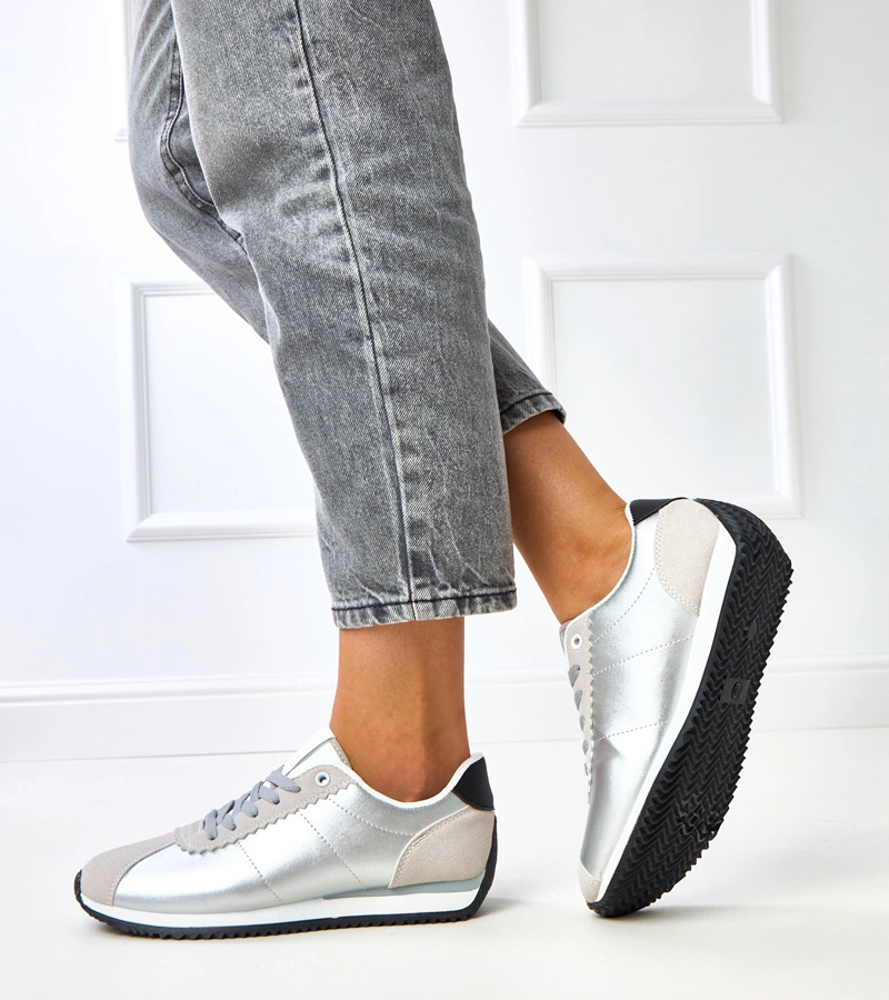 Ezüst sportos tornacipő bézs betéttel Alva