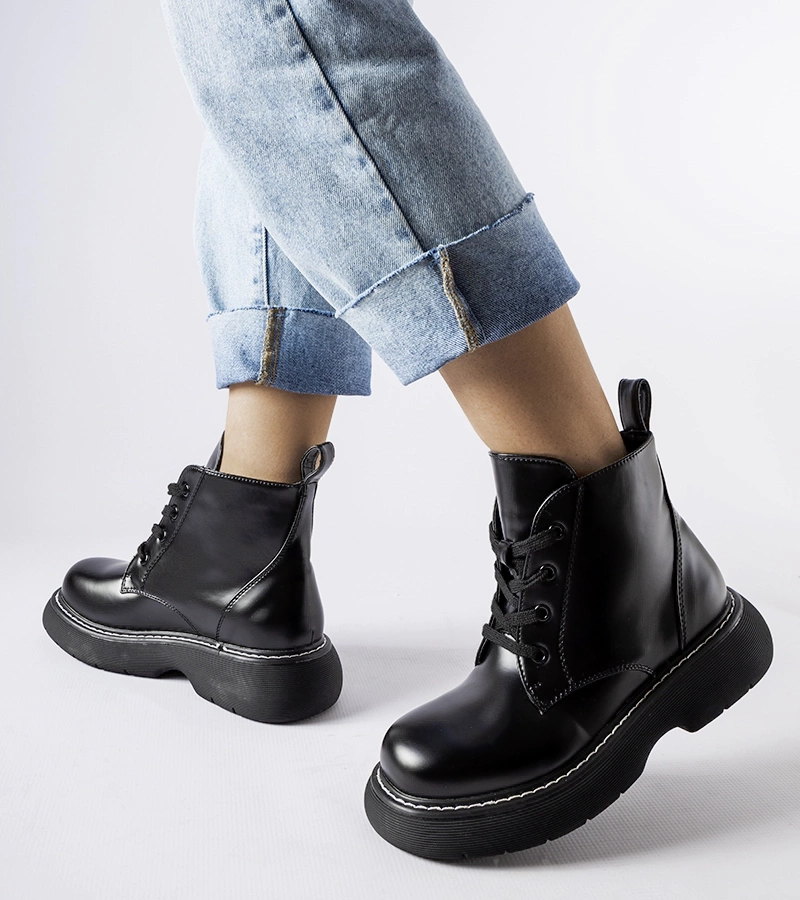 Fekete munkás csizma vastag talppal Sacco