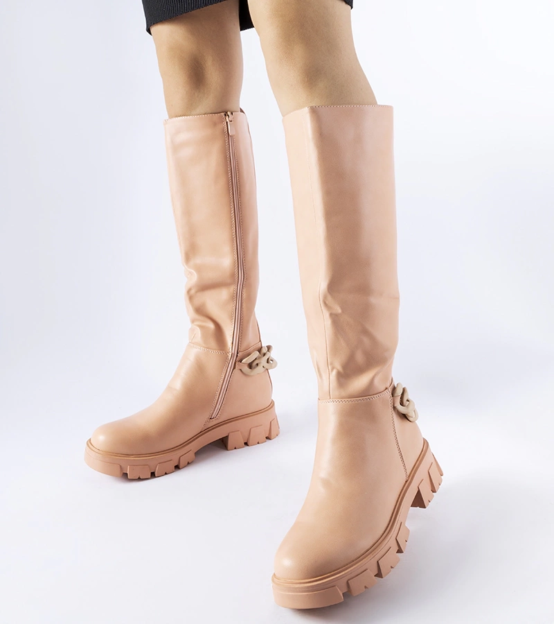 Rózsaszín lapos csizmák Armand láncal