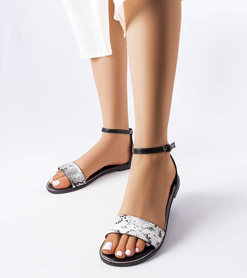 Lapos fekete szandál Ducharme