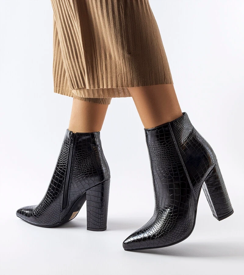 Fekete sarokcipő Pescia