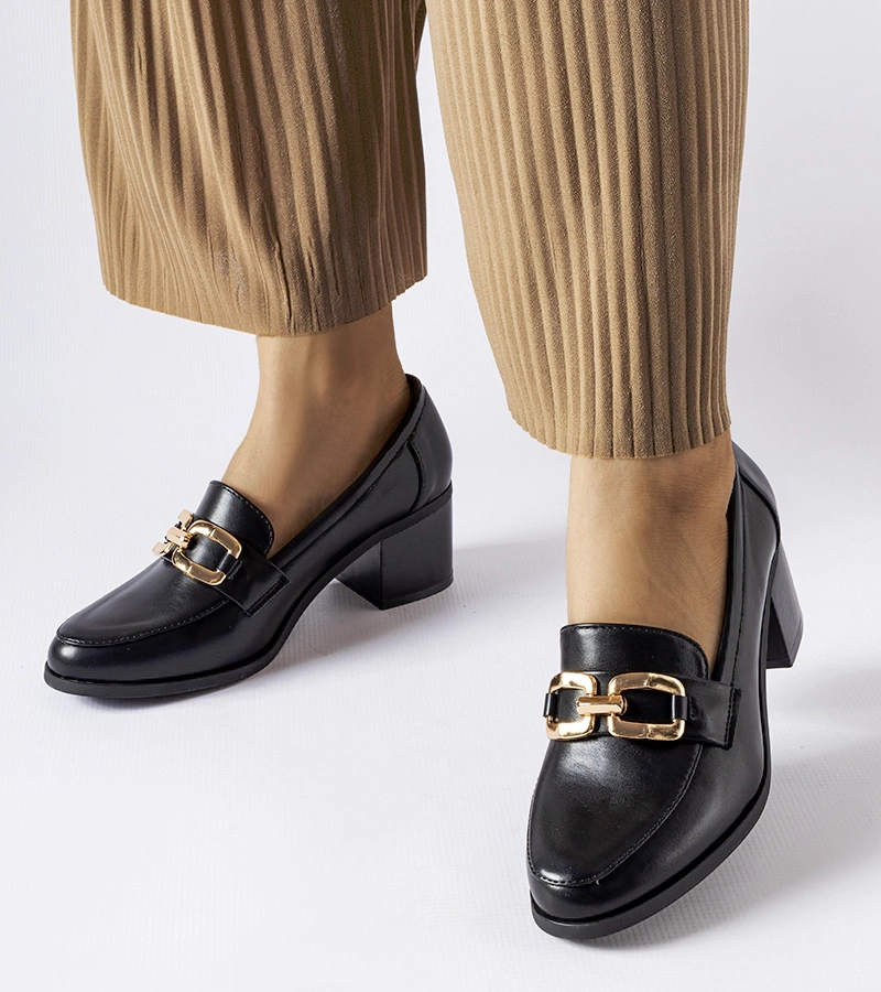 Fekete klasszikus mokaszin csattal Artus