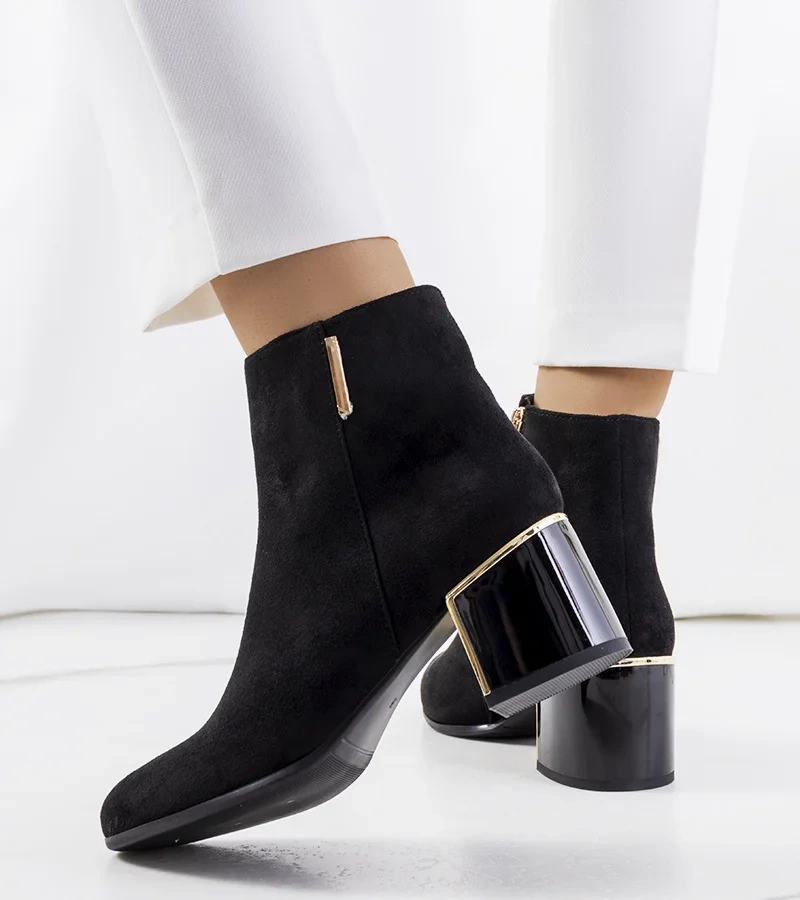 Fekete elegáns bokacsizma Montes