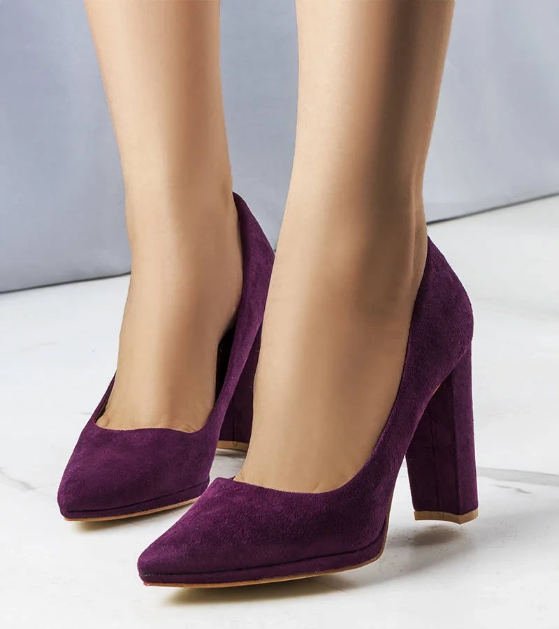 Lila magas sarkú cipők Emmy-nek