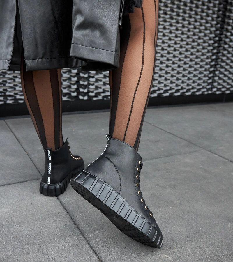 Fekete hosszú bőr tornacipő Carassai