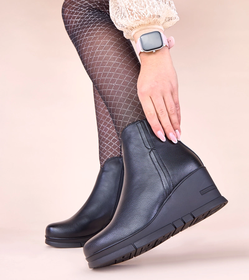 Fekete ékcipők Adala