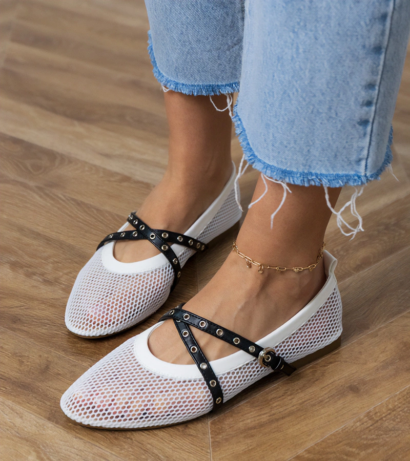 Fehér hálós balerinacipő díszes csattal Zerid