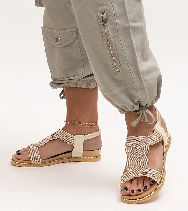 Gairsa cirkóniával díszített világos bézs szandálok