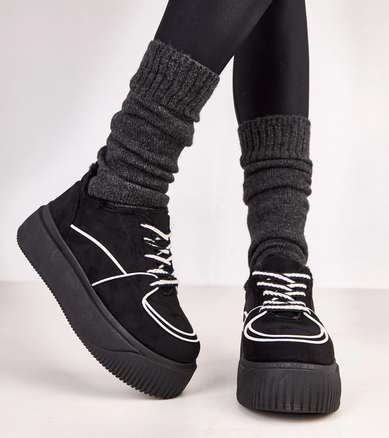 Fekete platformos melegített tornacipő Vargas