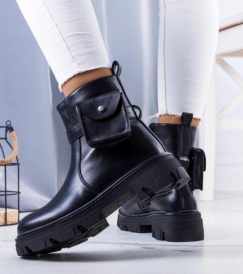 Fekete bokacsizma Lilliana táskával