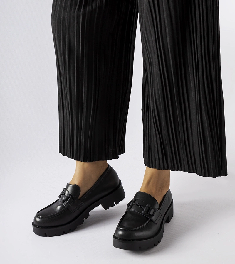 Fekete bőr talpbetétes Fauna félcipő