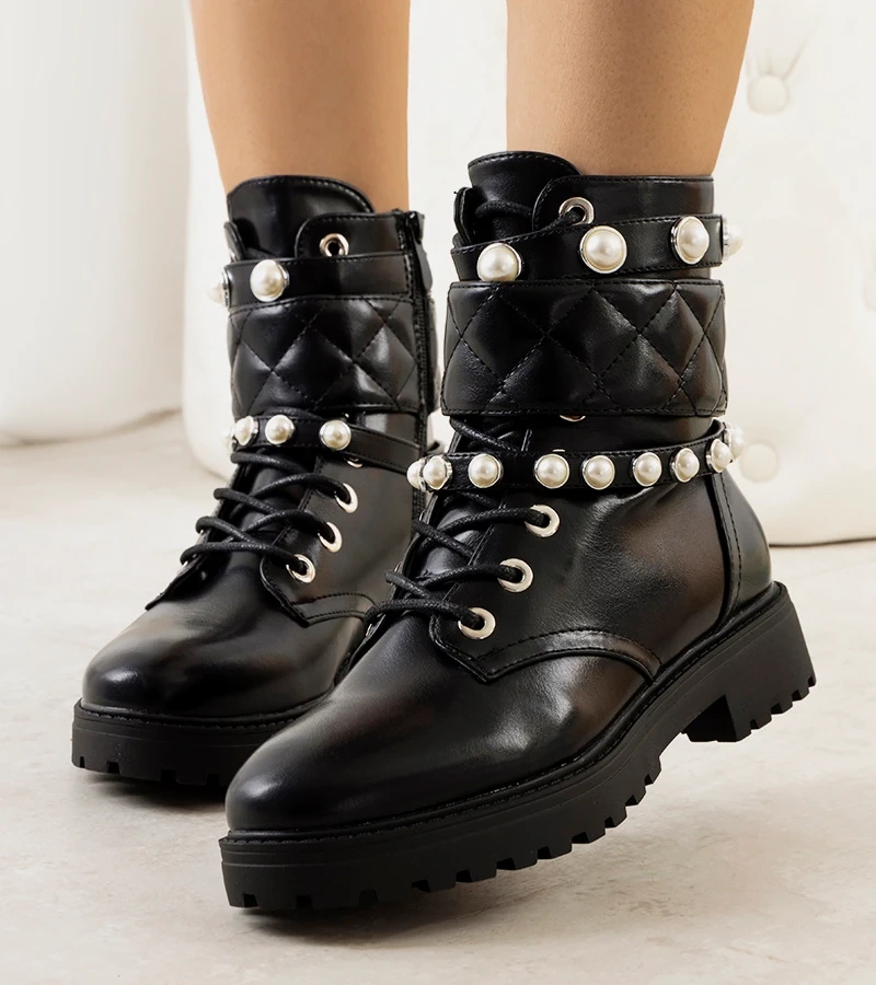 Fekete női trapper cipő Cesia