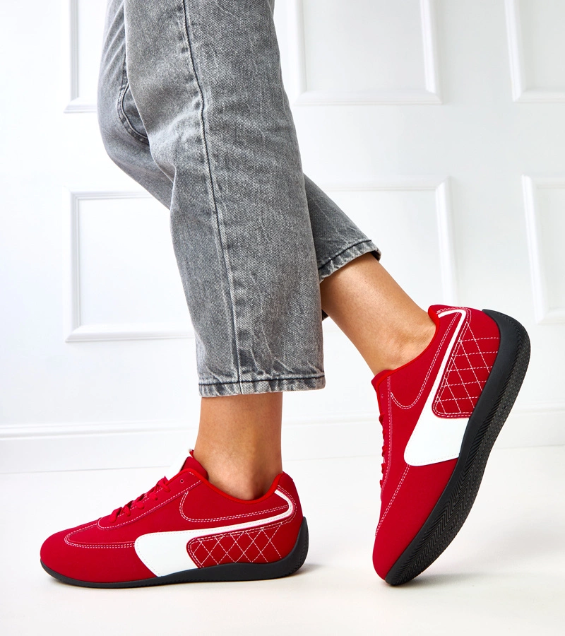 Piros tornacipők fehér díszítéssel Manaar