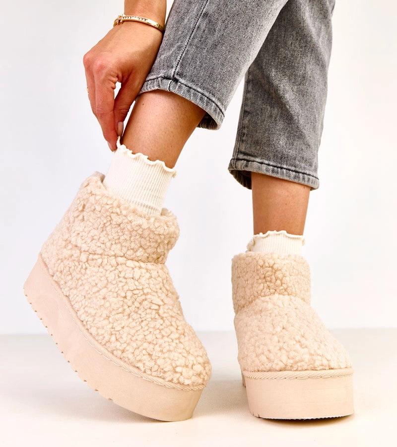 Bézs színű hócsizmák báránybőr szárú Lasso