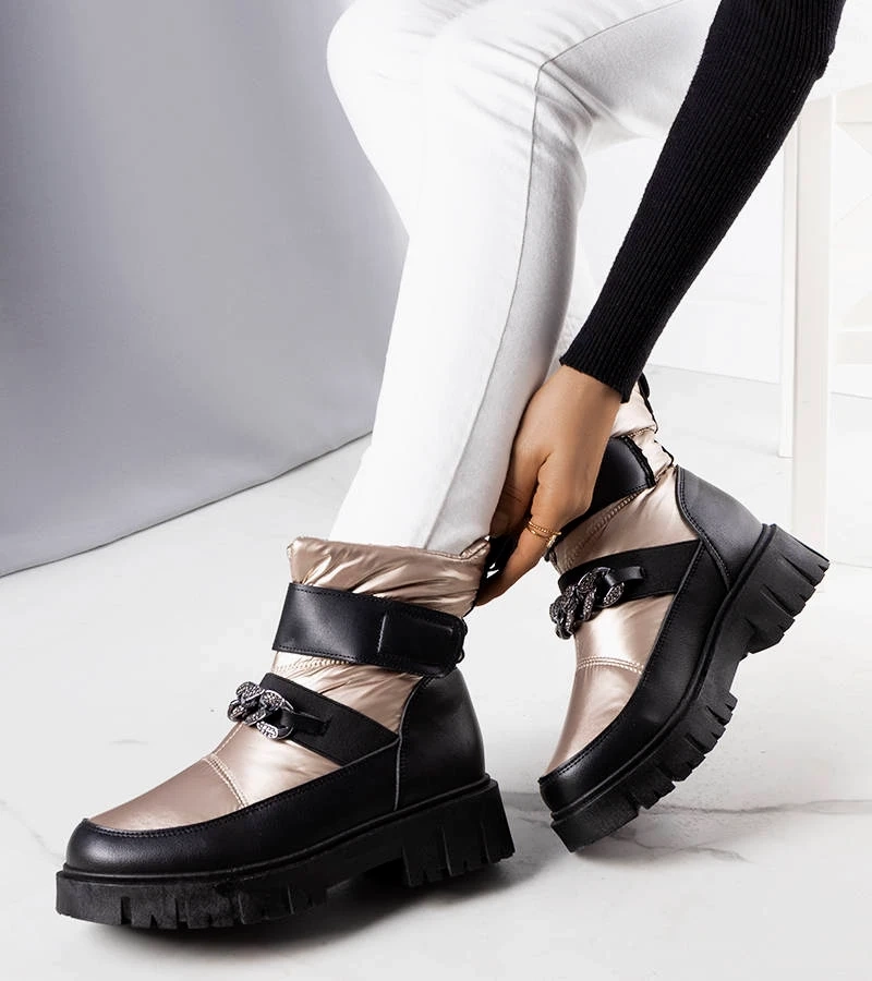 Arany hótaposók Ephraim láncolattal