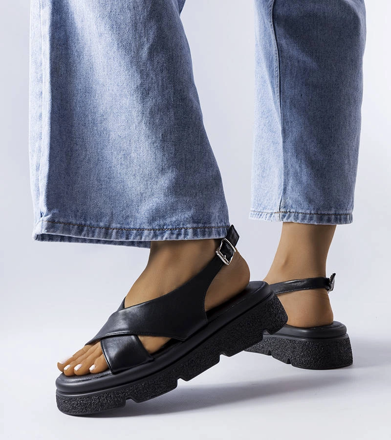 Fekete platformos szandál Oakway