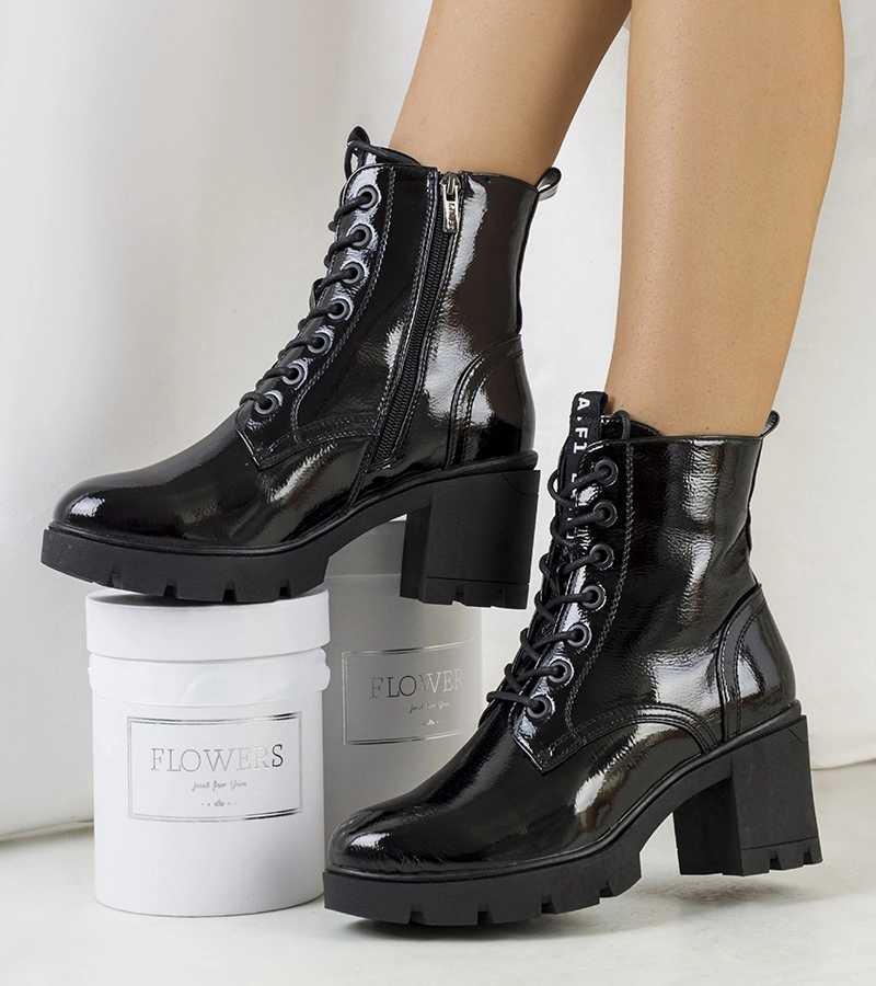 Clemati fekete lakk bokacsizma