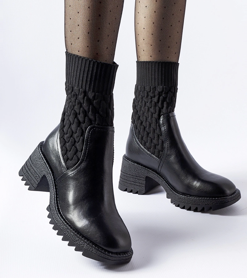 Fekete harisnyás bokacsizma Buckley domborításokkal