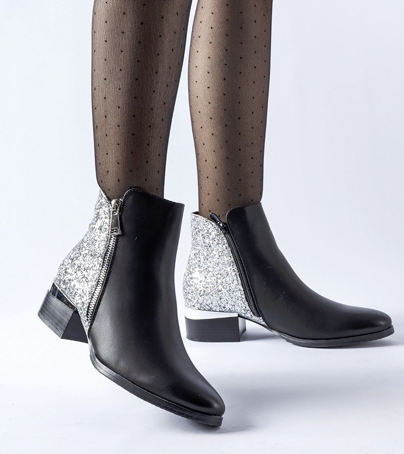 Fekete fényes hátsóval rendelkező bokacsizma Olindo