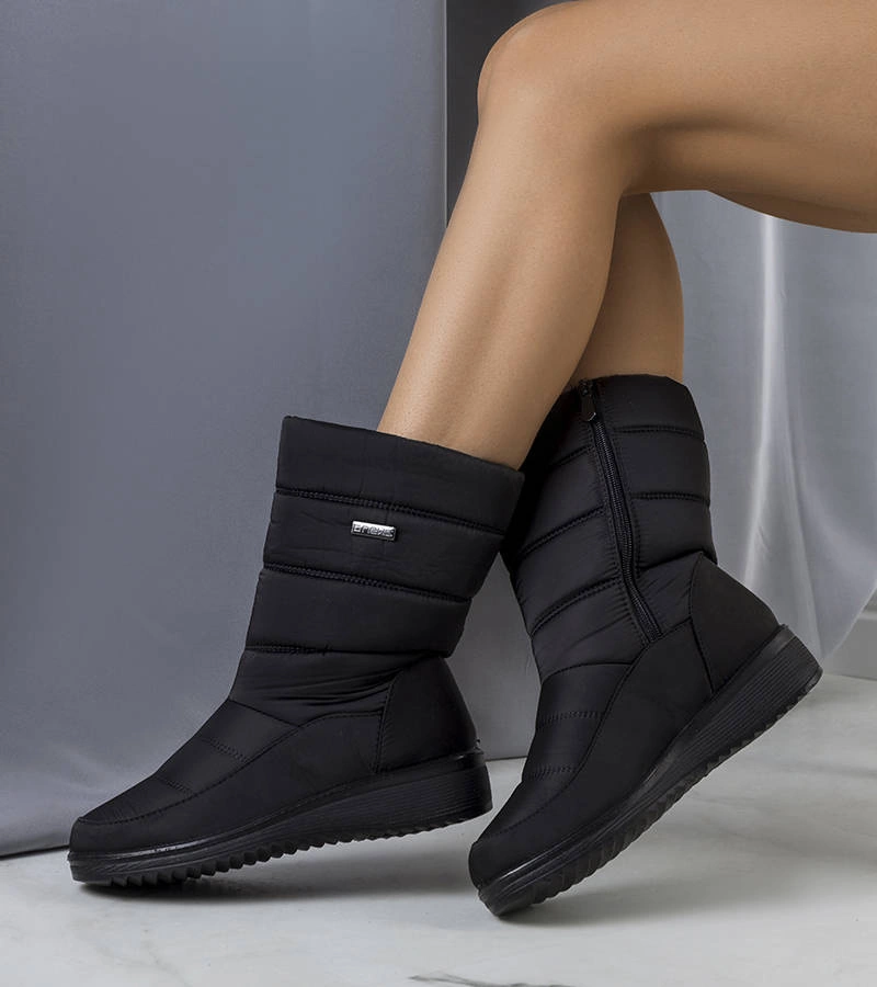 Fekete alacsony sarokkal rendelkező Reina hótaposók