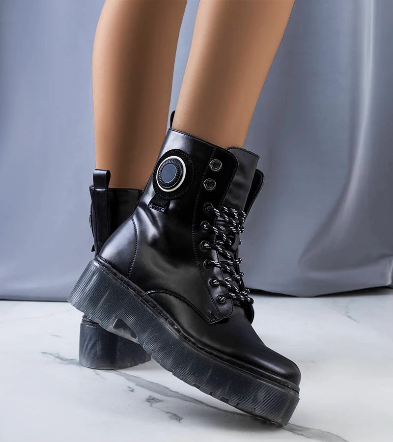 Fekete női bokacsizma Laureano