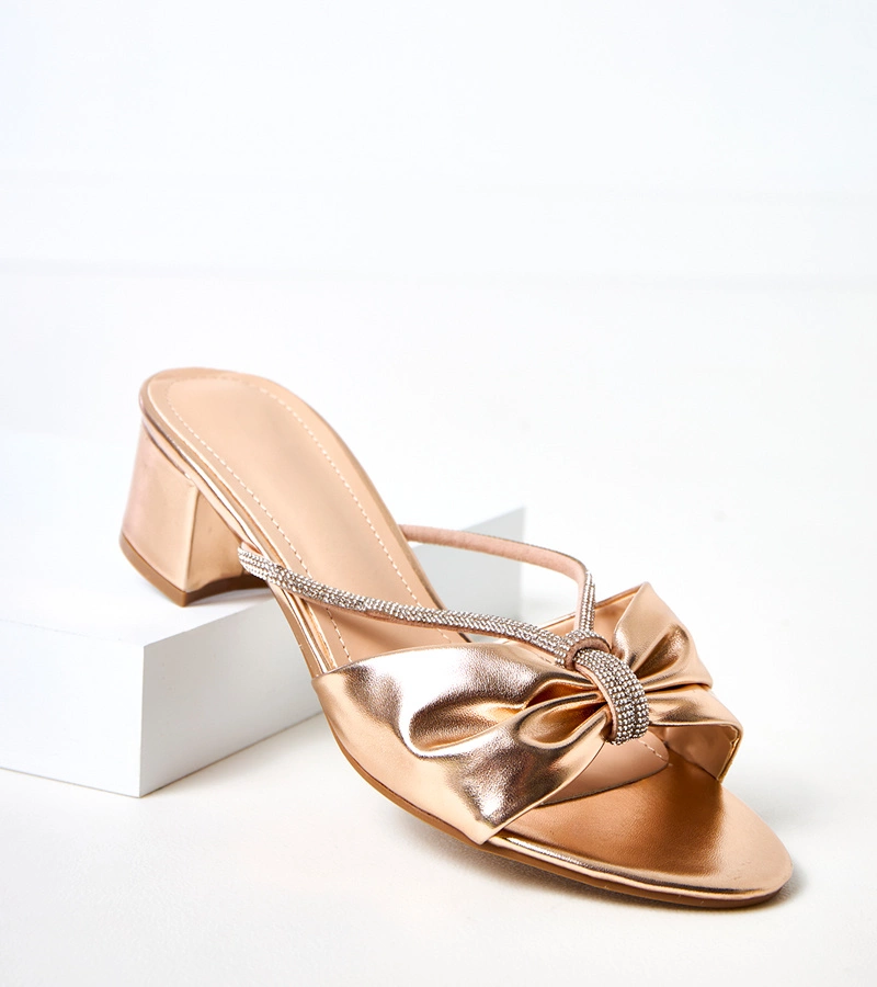 Anbrani cirkóniával díszített sarokpapucsok