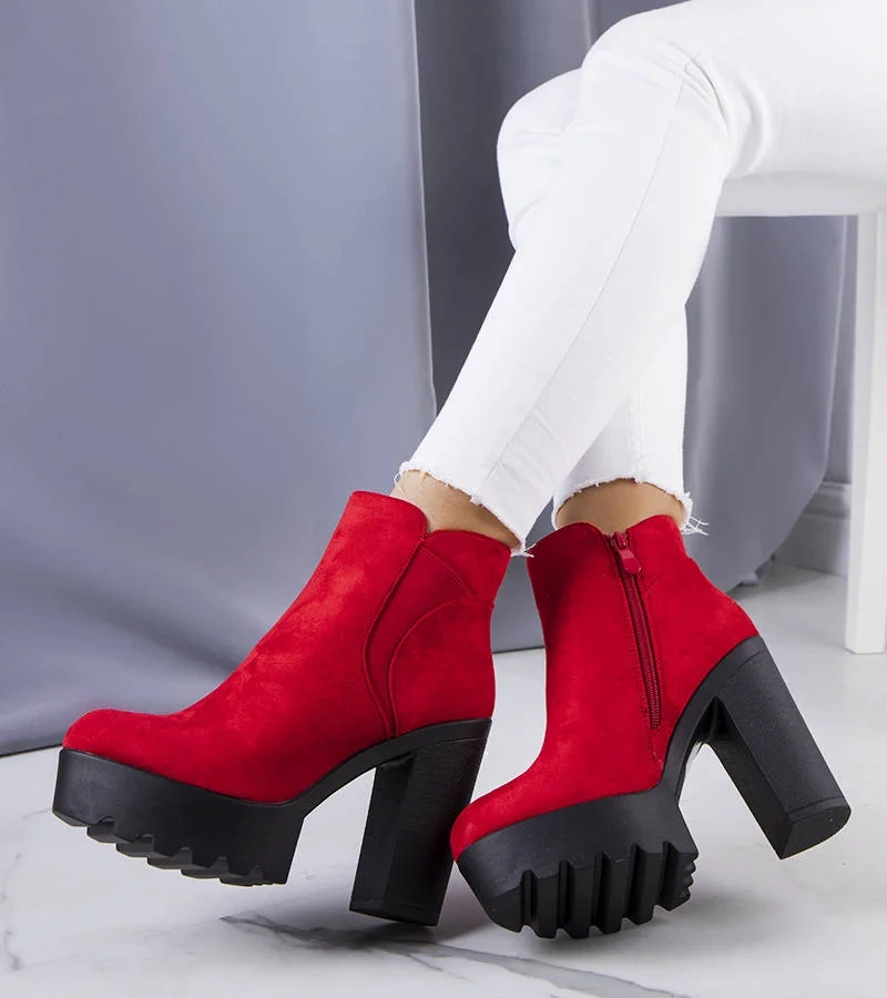 Miran piros bélelt bokacsizma platformon