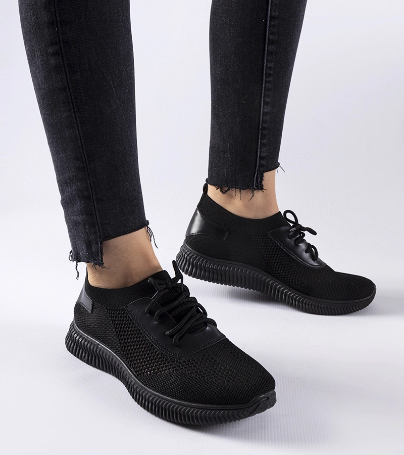 Fekete áttört Pierantonio sneakerek