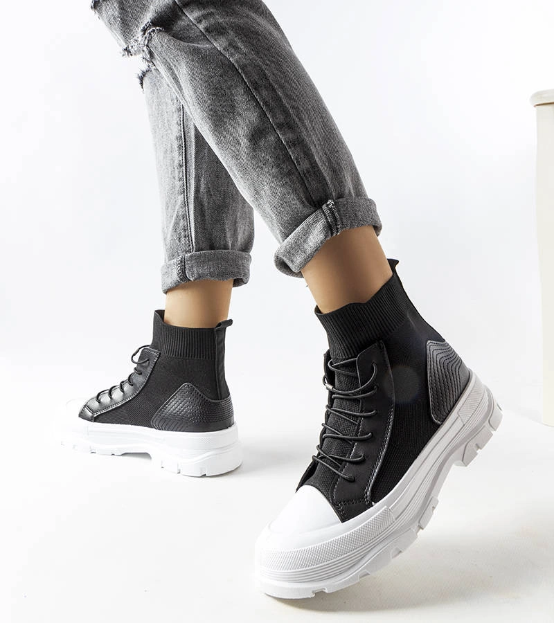 Fekete magas szárú edzőcipő rugalmas felsőrésszel Pru