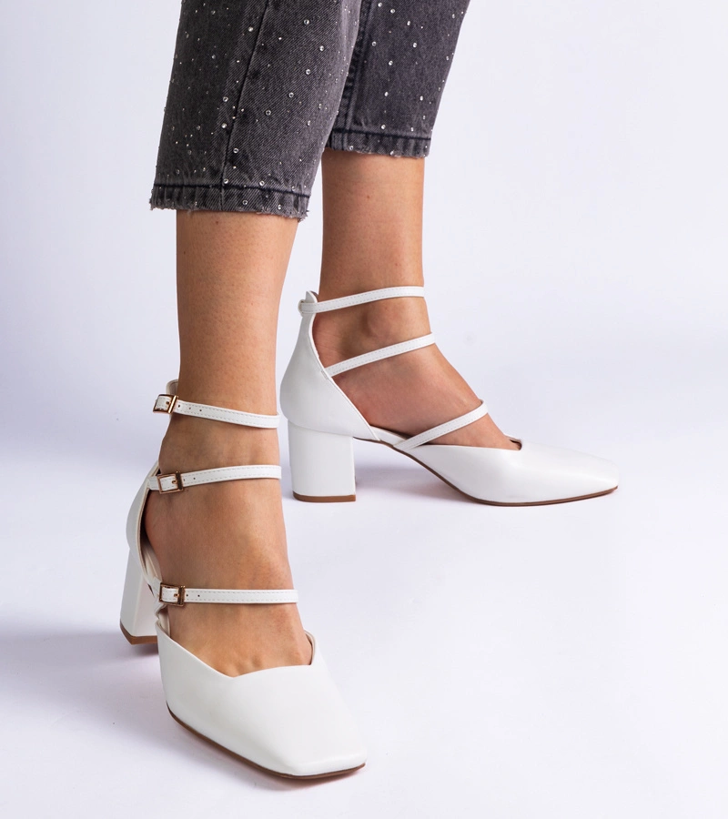Eridana fehér szíjas tűsarkú cipő