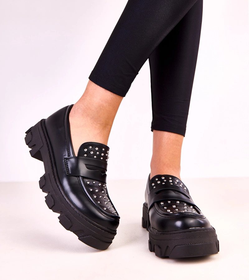 Memolis szegecses női fekete mokaszin