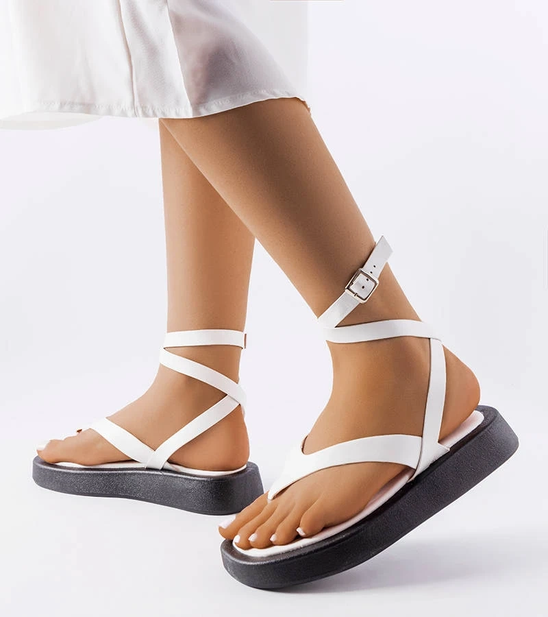 Fehér platformos szandál Salt