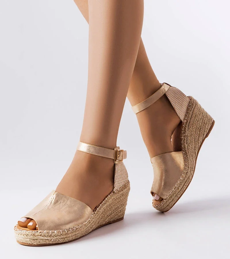 Arany platformos szandál Trails