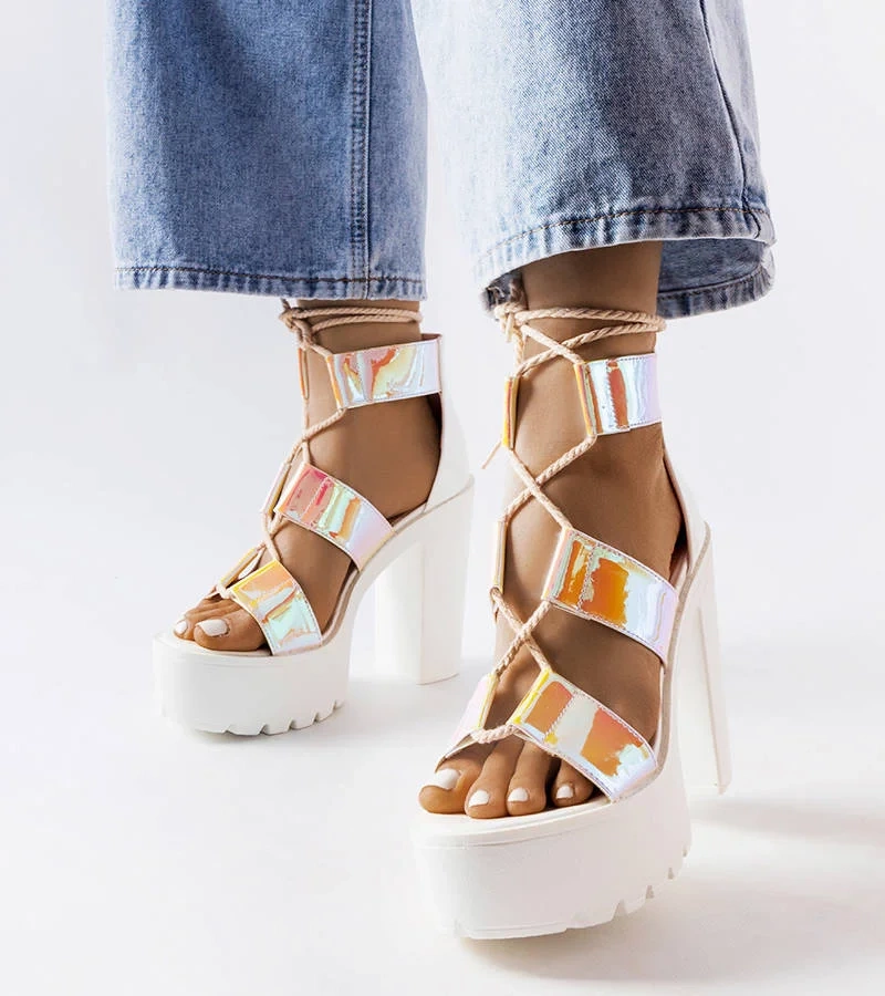 Fehér masszív sarokszandál Katja