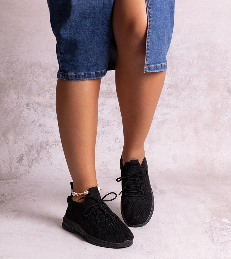 Khitam fekete sportcipők