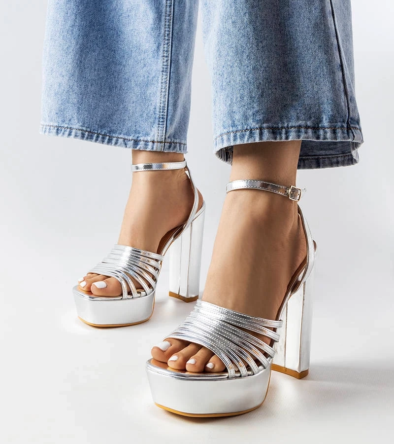 Ariande ezüst masszív sarokszandál